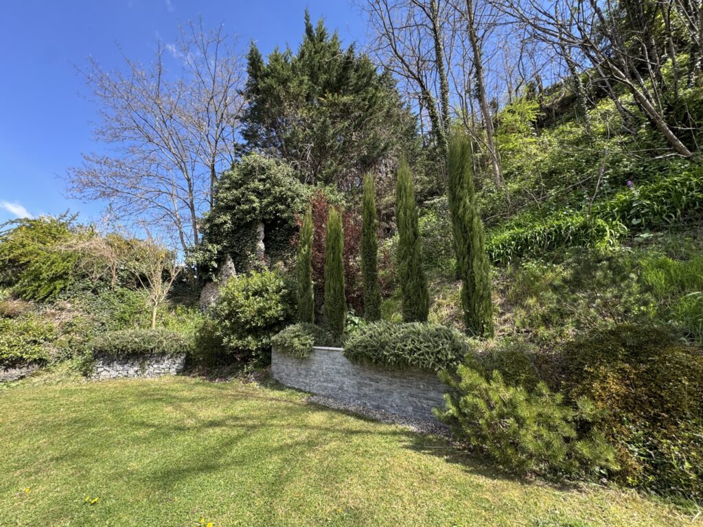Jardin arboré entretenu par Flâner